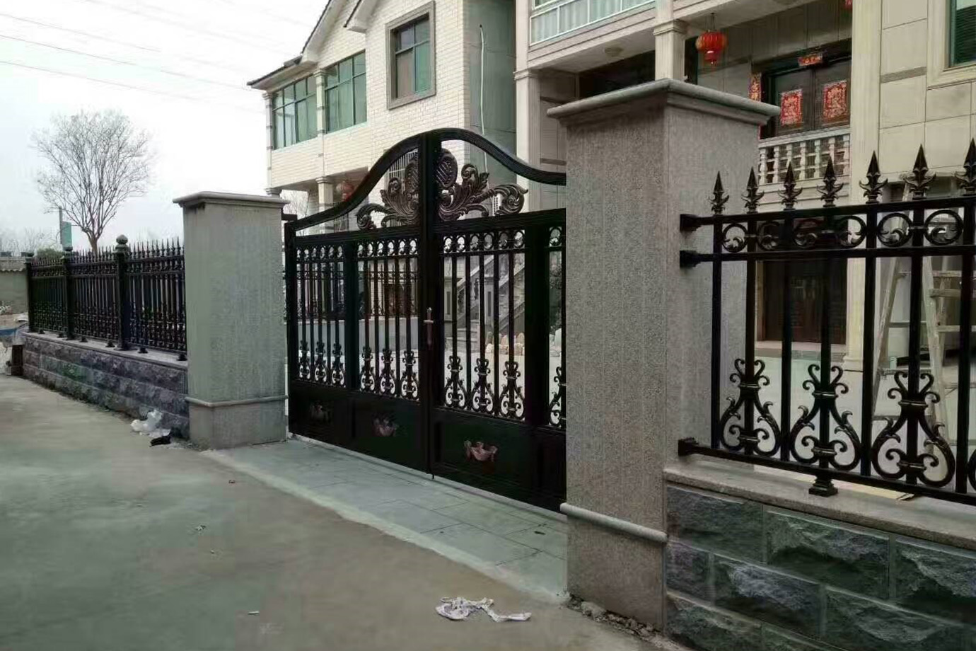 什么时候安装铝艺大门合适？