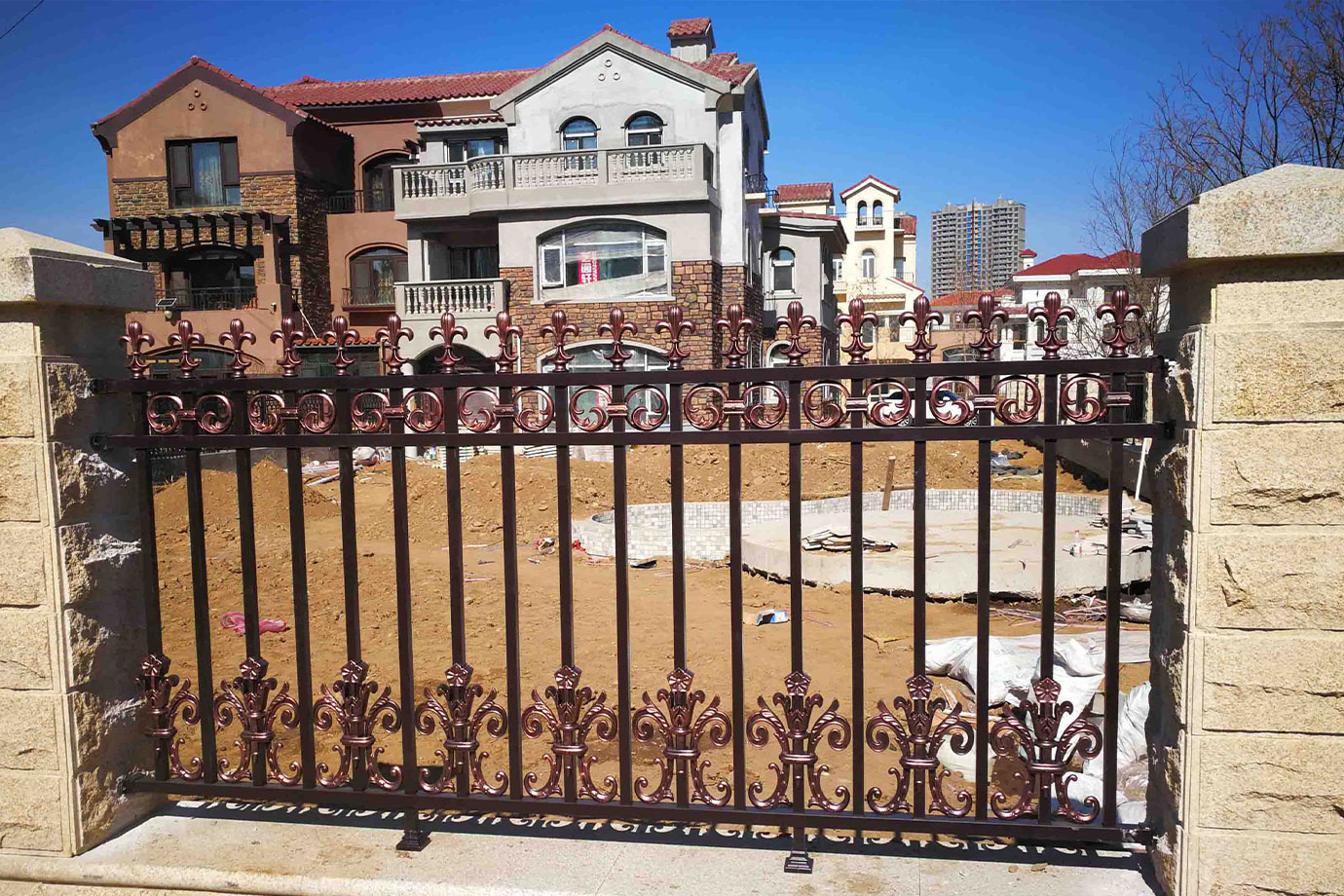 Aluminum guardrail